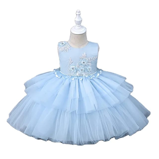 Vestido elegante celeste detalles de perlas y bordado