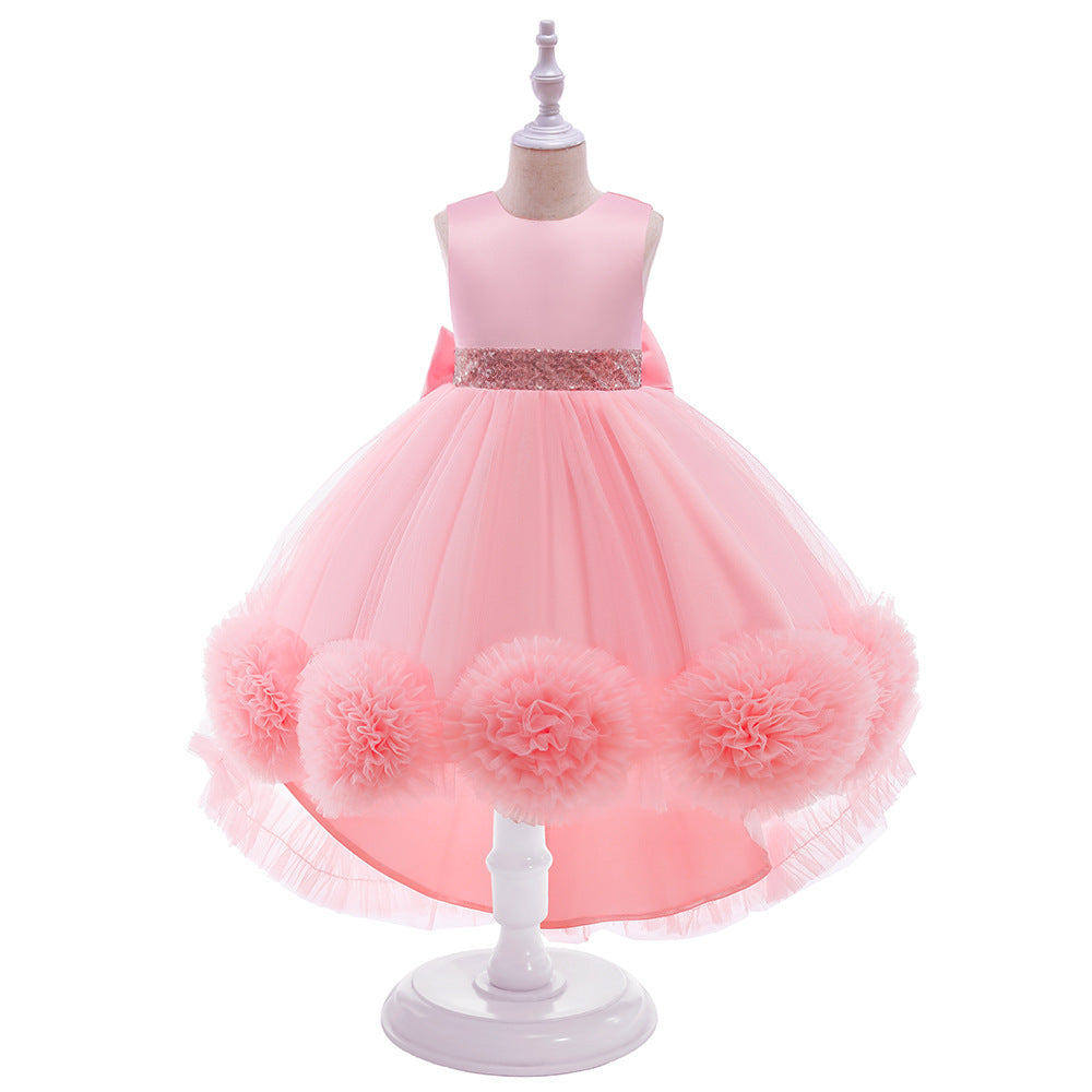 Vestido elegante rosa pastel con cola larga , detalle de cinturón con lentejuelas color rose y moño grande atrás