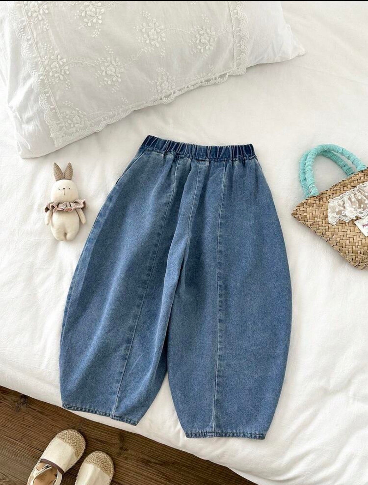 Pantalón de jeans azul holgado y abombados