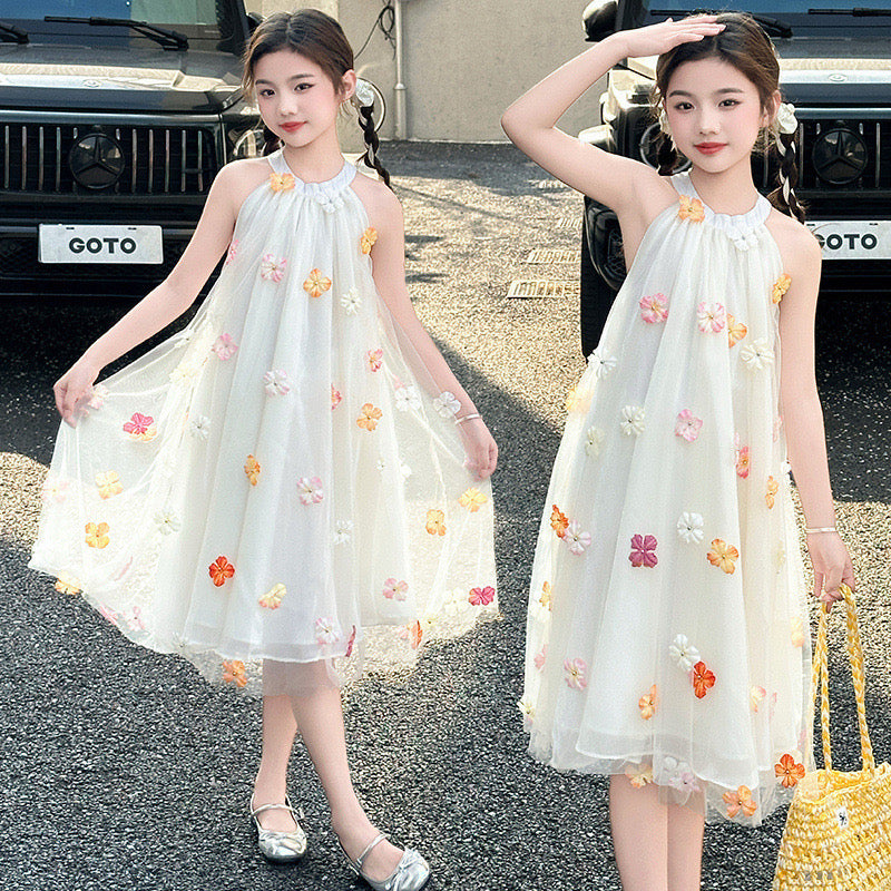 Vestido beige suelto con flores coloridos 3D