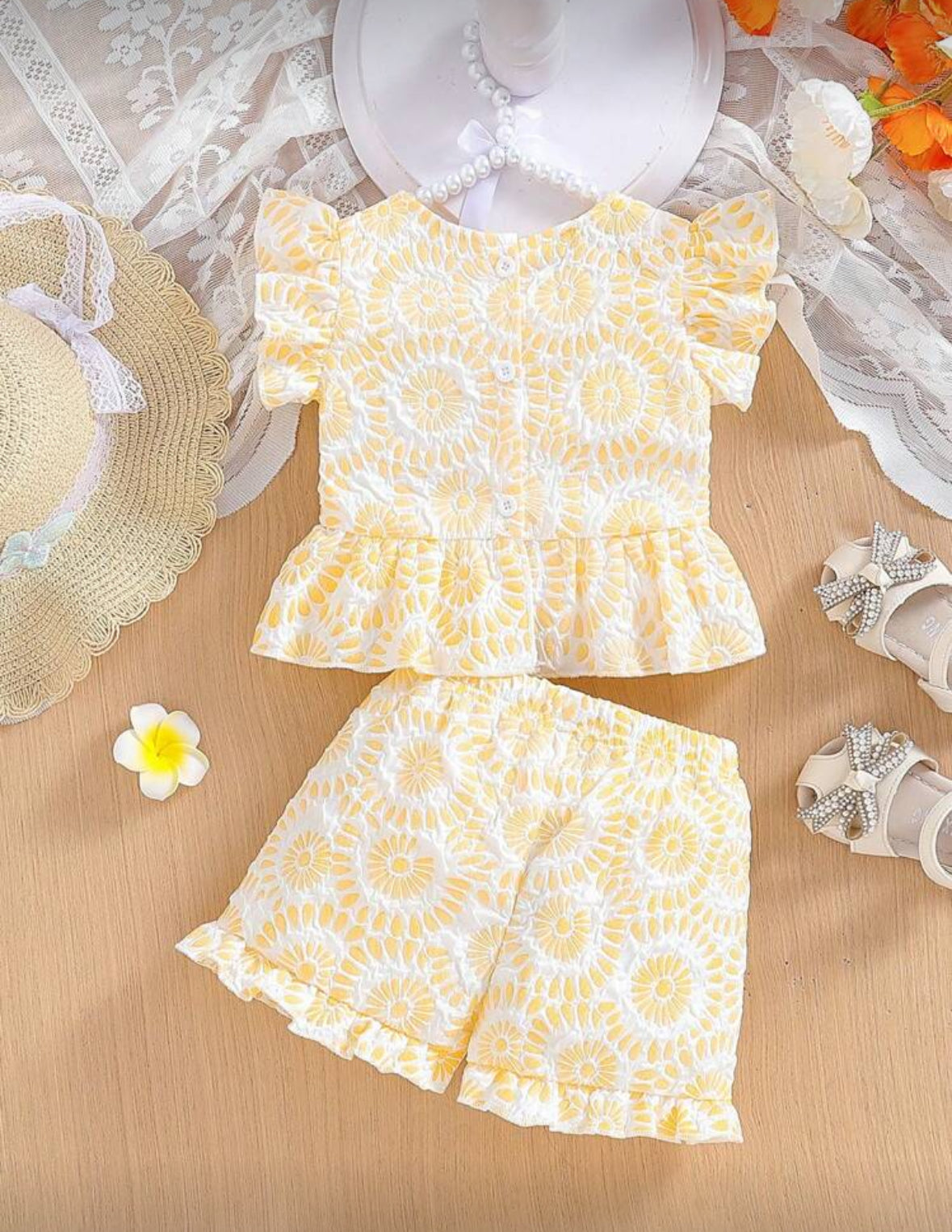 Conjunto short con blusa estampado amarillo bebés 1 a 3 años