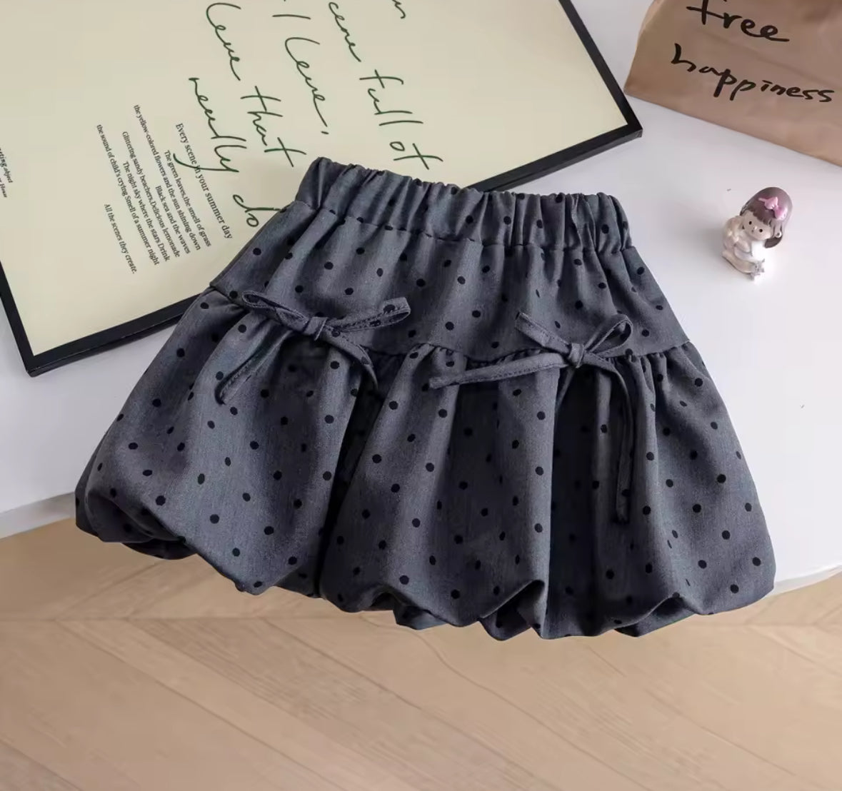 Conjunto pollera globo con remera celeste