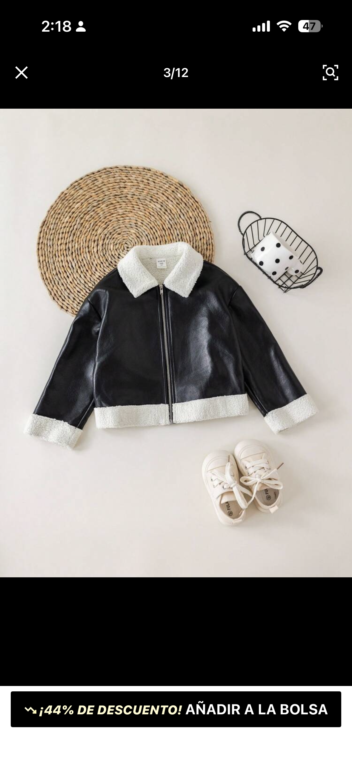 Chaqueta de cuerina negra , por dentro frisado