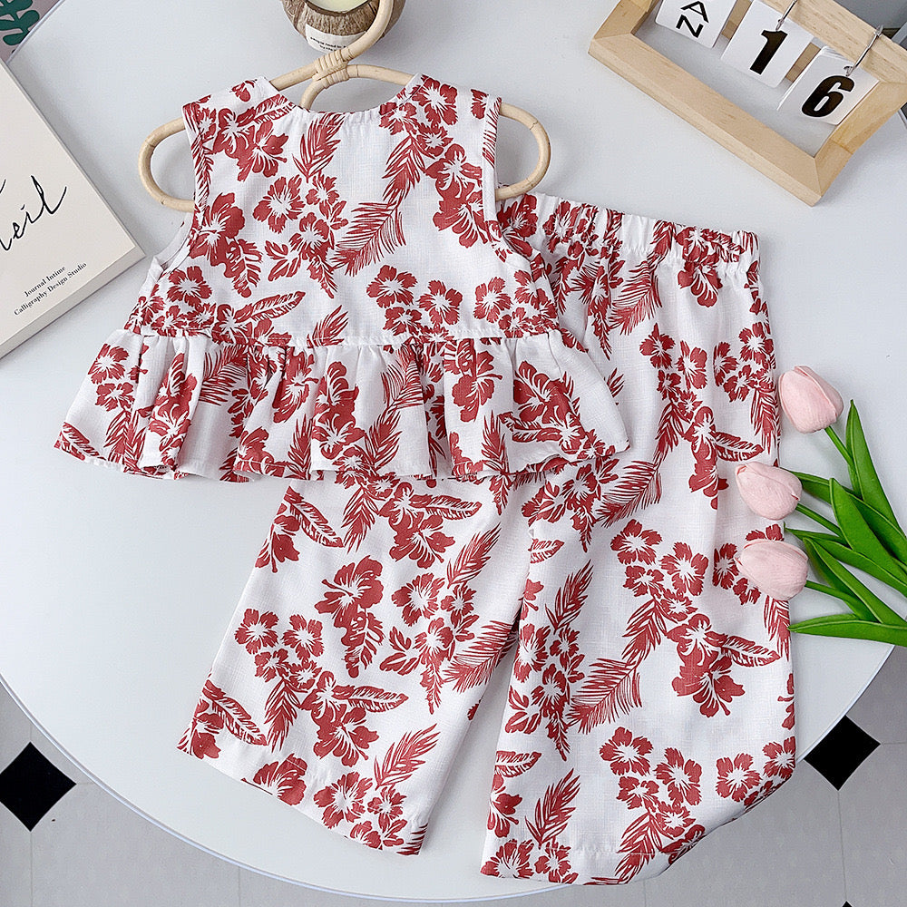Conjunto blanco y rojo palazo tipo capri con blusa asimétrica