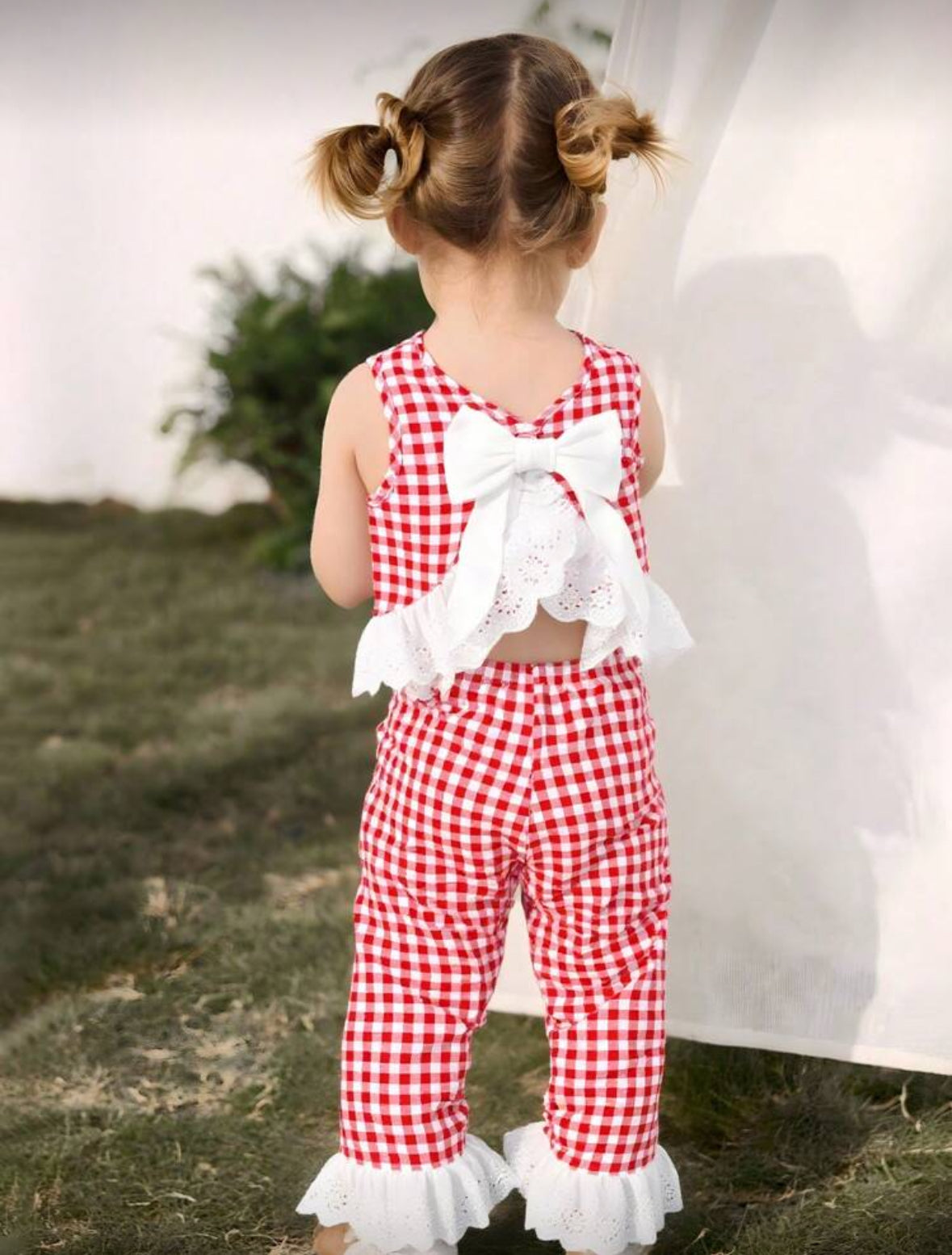 Conjunto rojo a cuadrille pantalón más blusa con detalles de broderie