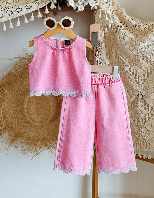 Conjunto pantalón más blusa rosa de jeans