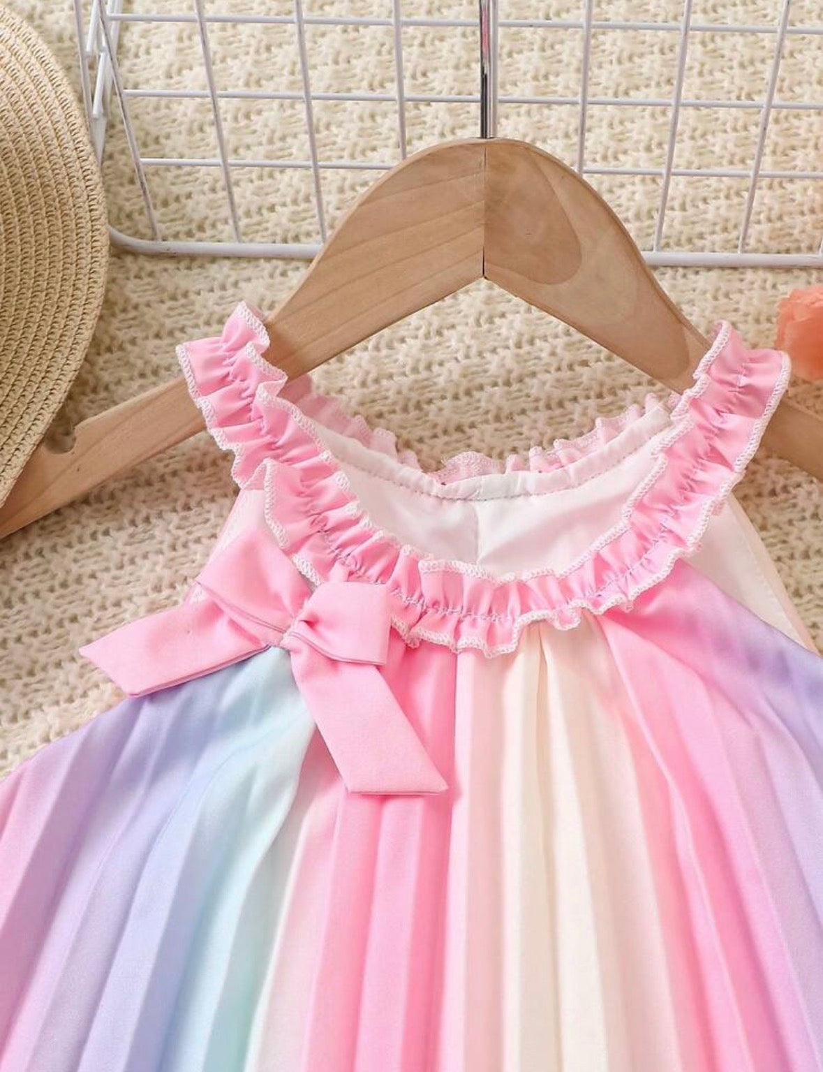 Vestido casual colorido con detalle de tableado tela agradable y fresca