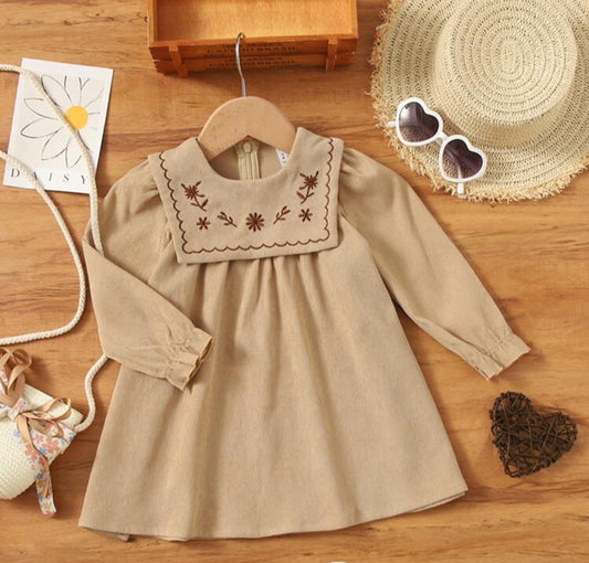 Vestido casual mangas largas marrón de pana