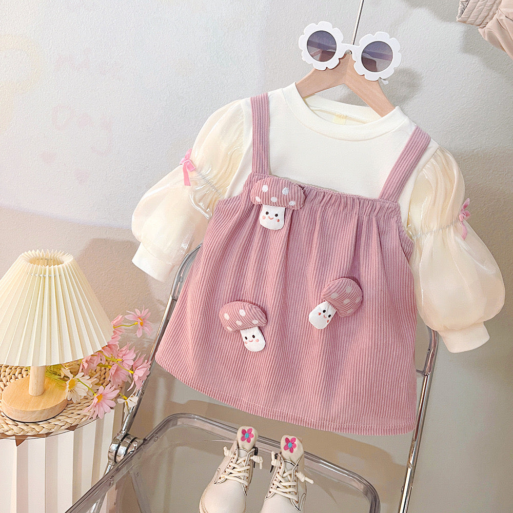 Vestido rosa con detalle de manga abullonado y honguitos en 3D (una sola pieza)