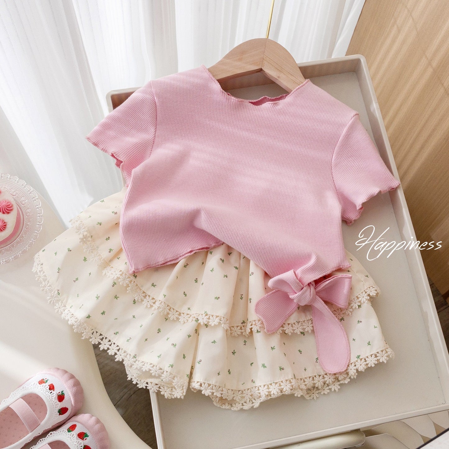 Conjunto short floreado con remera rosa
