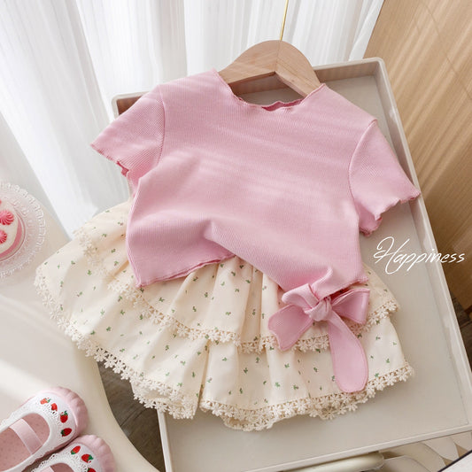 Conjunto short floreado con remera rosa