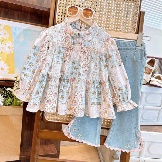 Conjunto pantalón jeans más blusa floreada