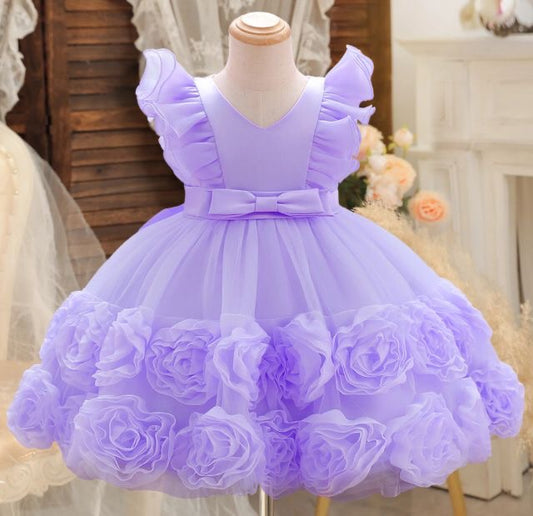 Vestido elegante para bebés , color lila con flores en 3D y mangas con volados