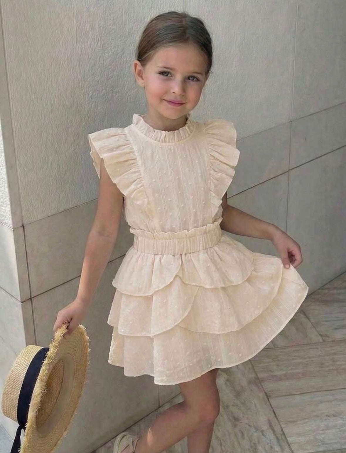 Conjunto 100% algodón pollera con blusa beige detalle de capas en la falda