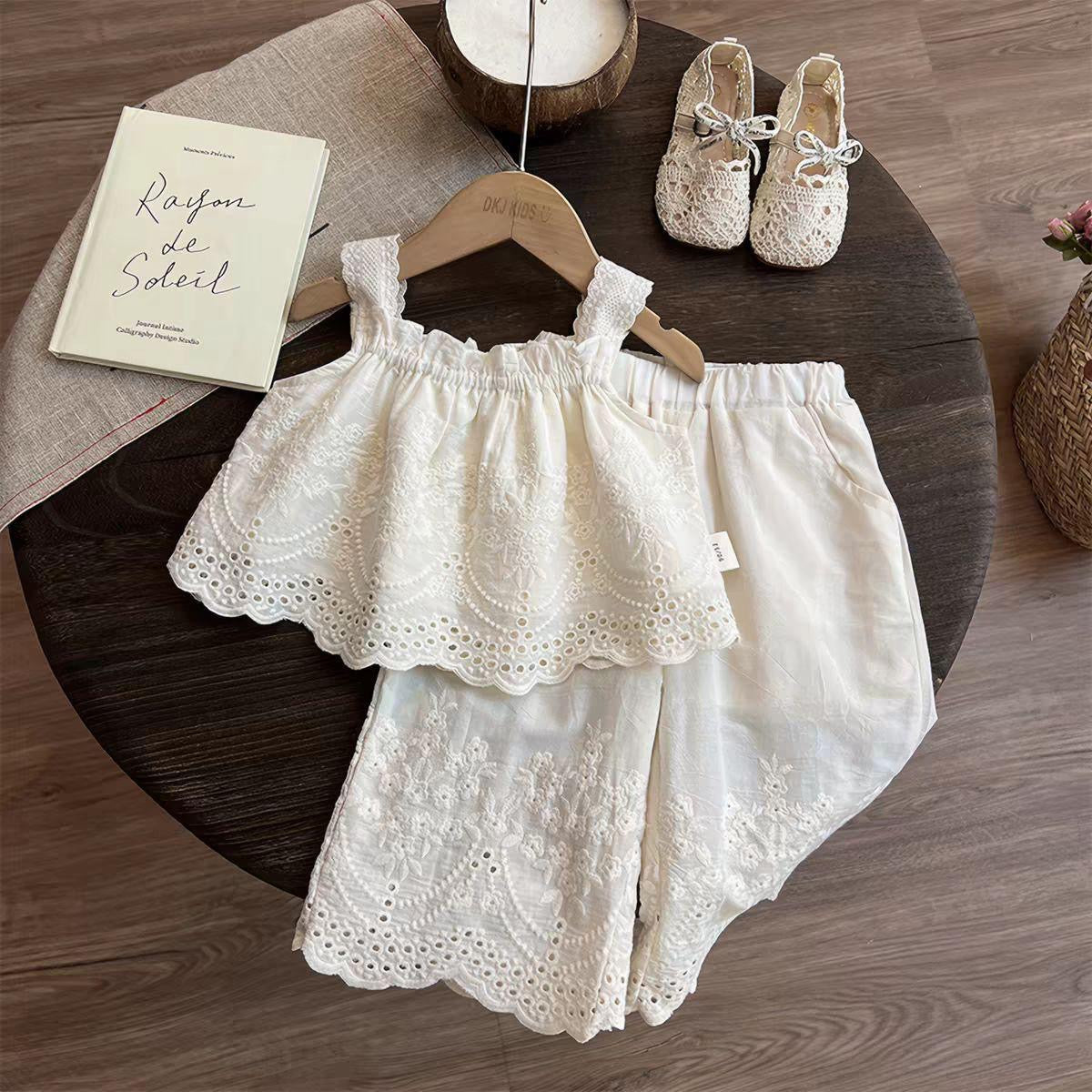 Conjunto pantalón palazo con blusa color crema detalle de bordado en hilo con bolsillos