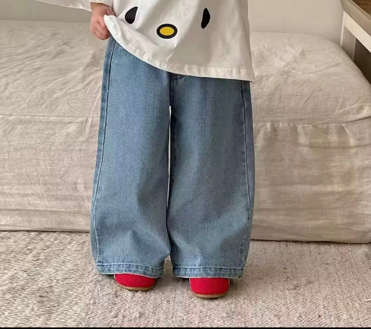 Pantalón de jeans azul Hello Kitty