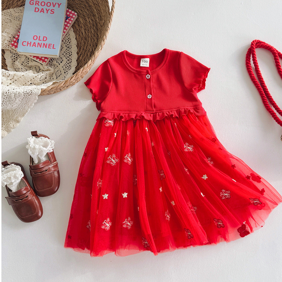Vestido rojo para niñas de 1 a 7 años  detalle falda de tul con mariposas bordadas