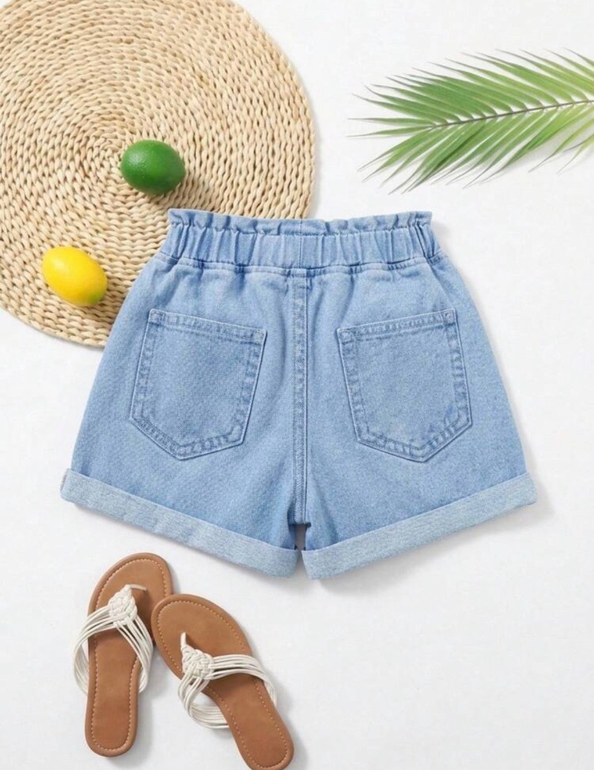 Short de jeans celeste con cintura agomada