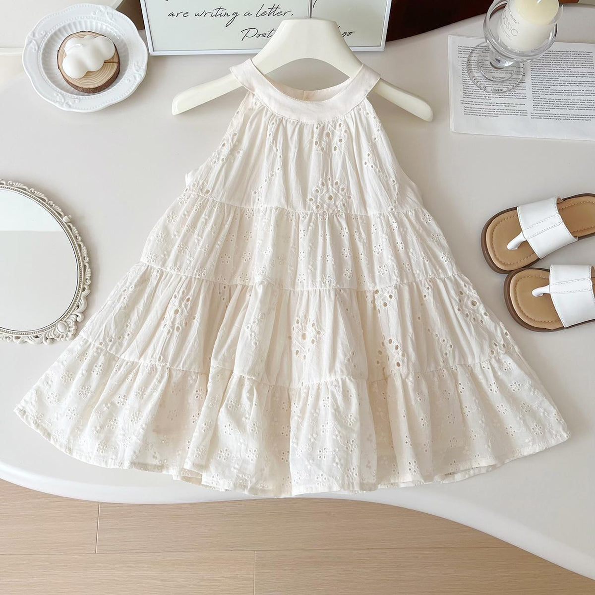 Vestido casual suelto color crema detalles de bordados tela de algodón