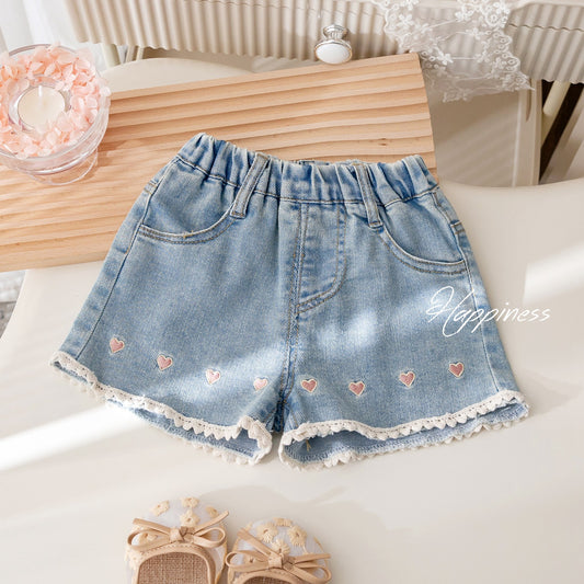 Short de jeans detalle de corazones