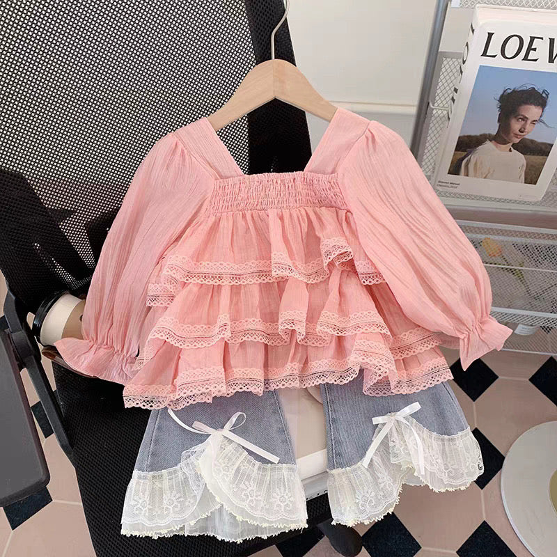 Conjunto pantalón de jeans corte Oxford con blusa detalles de volados
