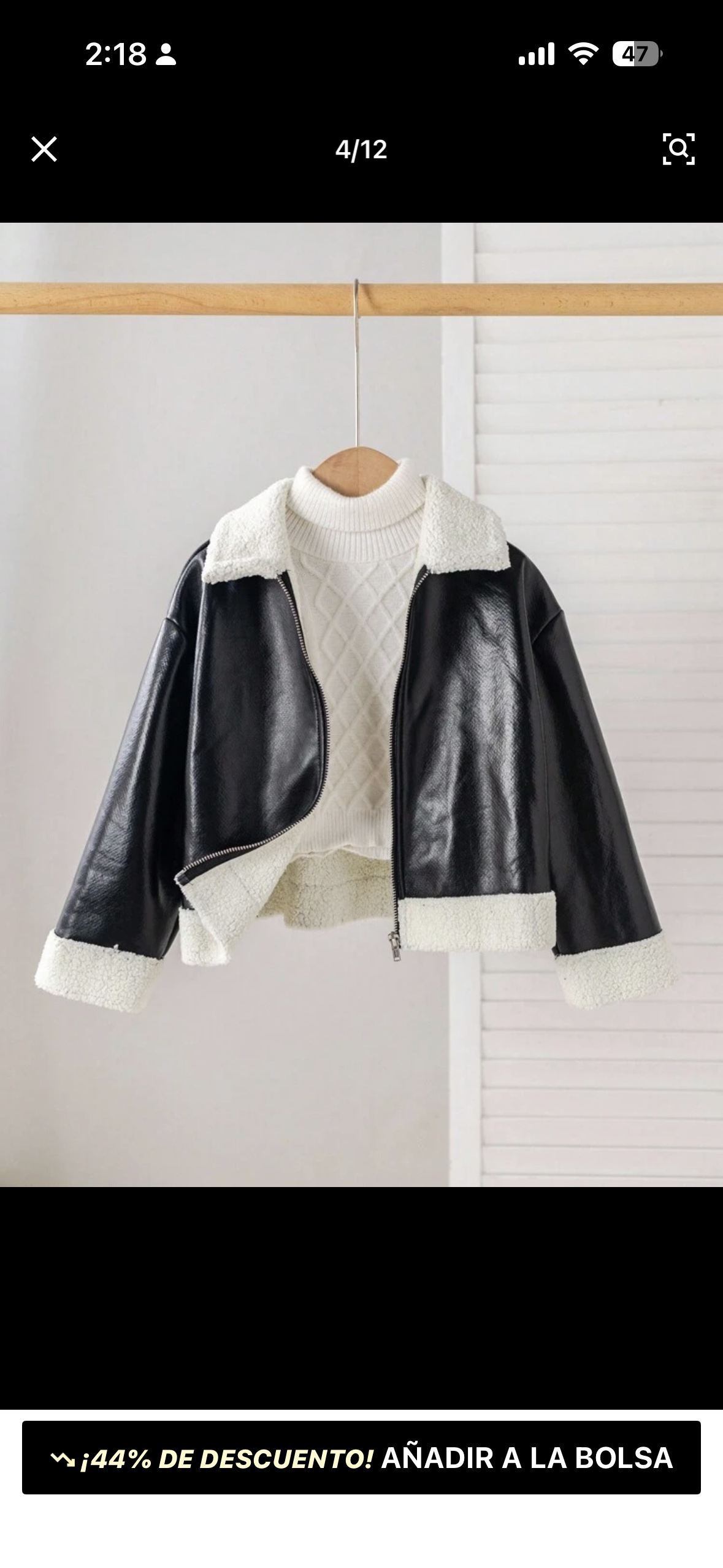 Chaqueta de cuerina negra , por dentro frisado