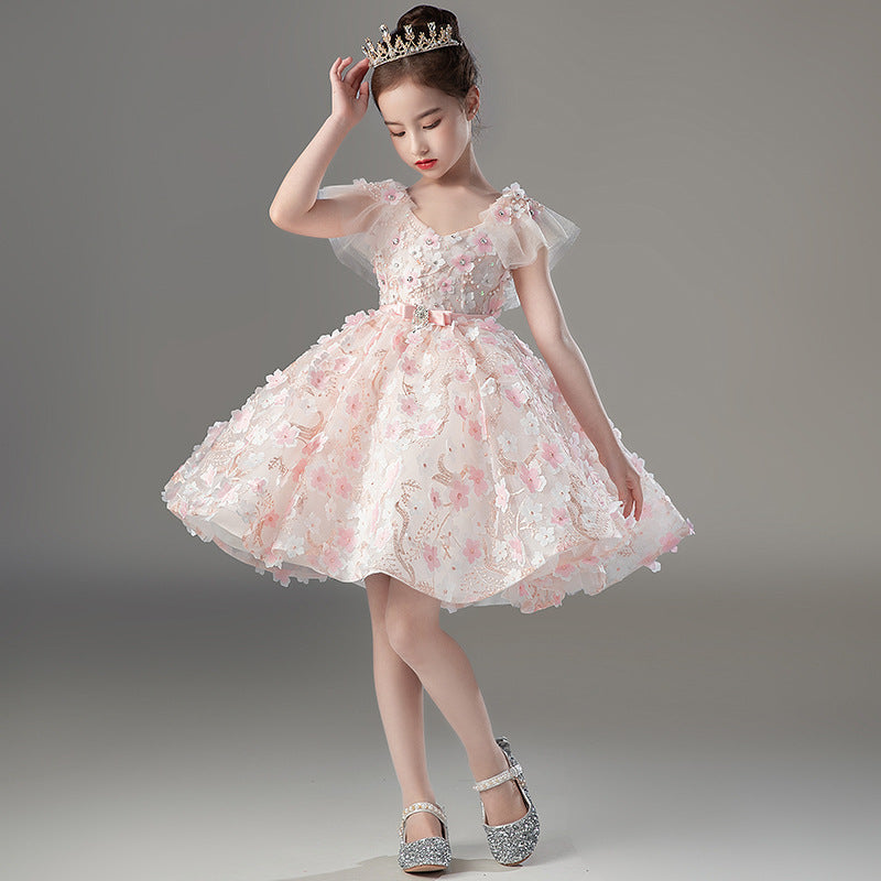 Vestido elegante con detalles de flora en 3D bordado con brillo perlas y pedrería