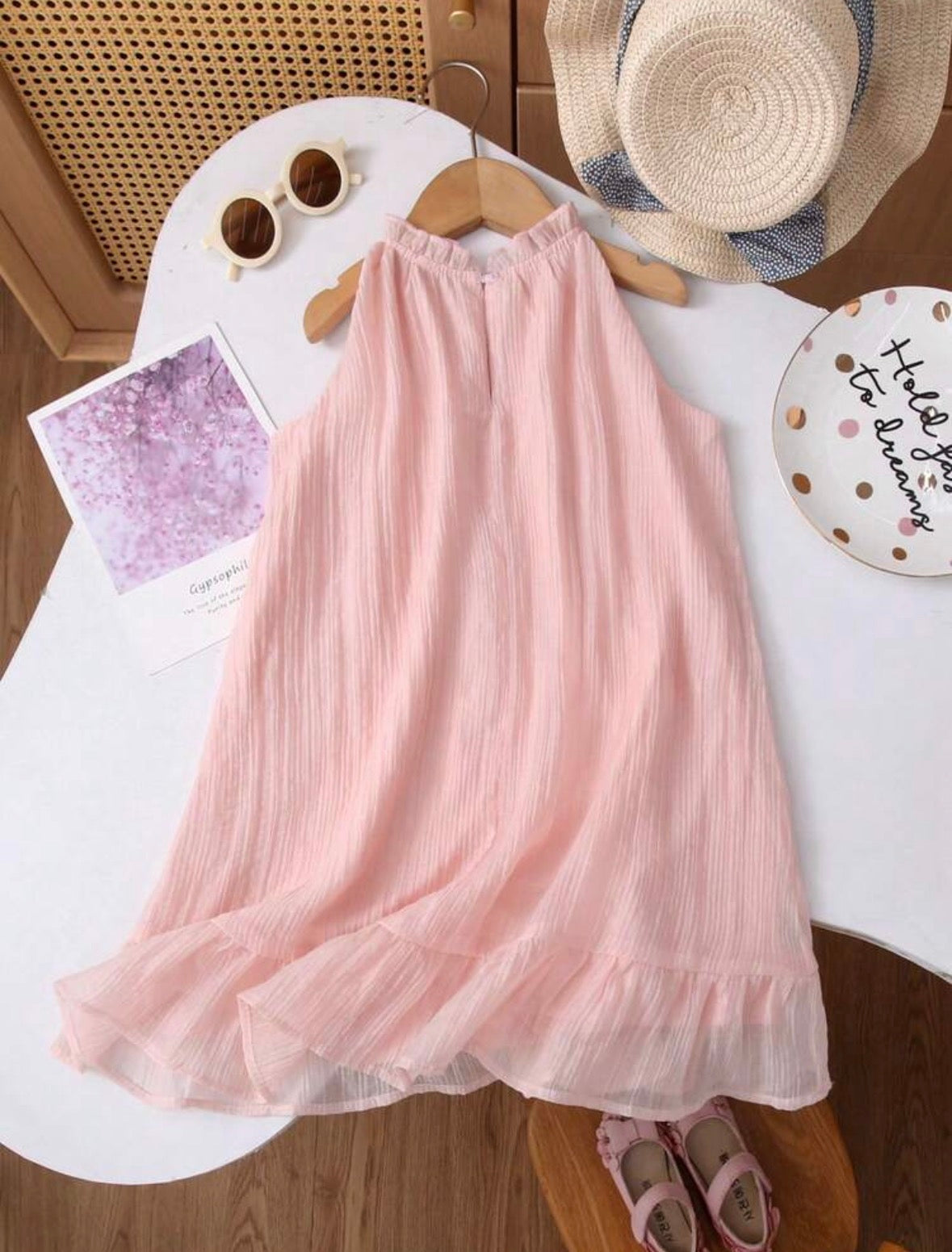 Vestido casual suelto rosado detalle de volado en el cuello y abajo